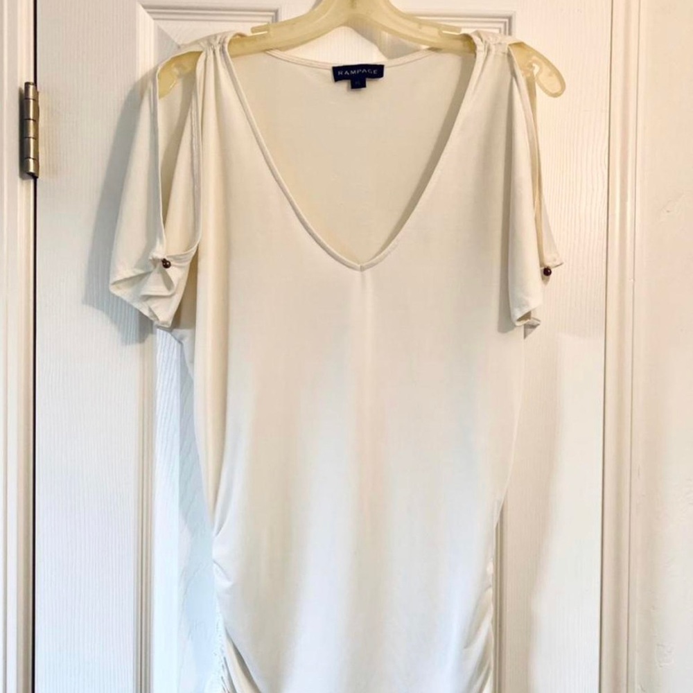 Rampage Women’s white cold shoulder Size XS Perfect condition!